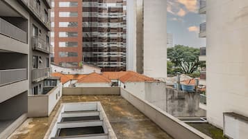 Deluxe Apartment, 1 Double Bed, Kitchen, City View | City view