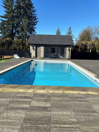 Private Langley loft near Thunderbird, Otter Trail Winery and Krause