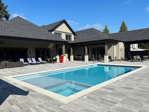 Private Langley loft near Thunderbird, Otter Trail Winery and Krause