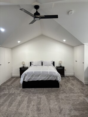 1 bedroom, desk, WiFi (free), bed sheets