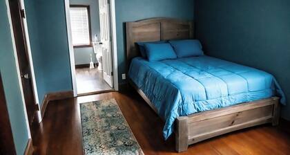 The Hokie Homestead: Charming 3 bedroom farm house retreat