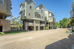 Exterior - Cozy Condo with River views (Carrabelle)