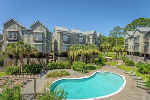 Outdoor pool - Cozy Condo with River views (Carrabelle)