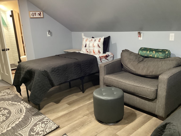 Lovely 1-bedroom Bungalow With Ac In Charming Danville - Danville, IL