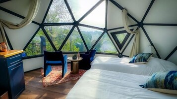 Bangalô luxo, sacada, vista para a montanha | Escrivaninha, espaço de trabalho para notebook, Wi-Fi de cortesia