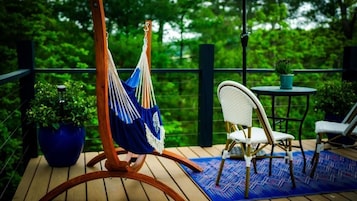 Bungalow Deluxe, balcón, vistas a la montaña | Jardines del alojamiento