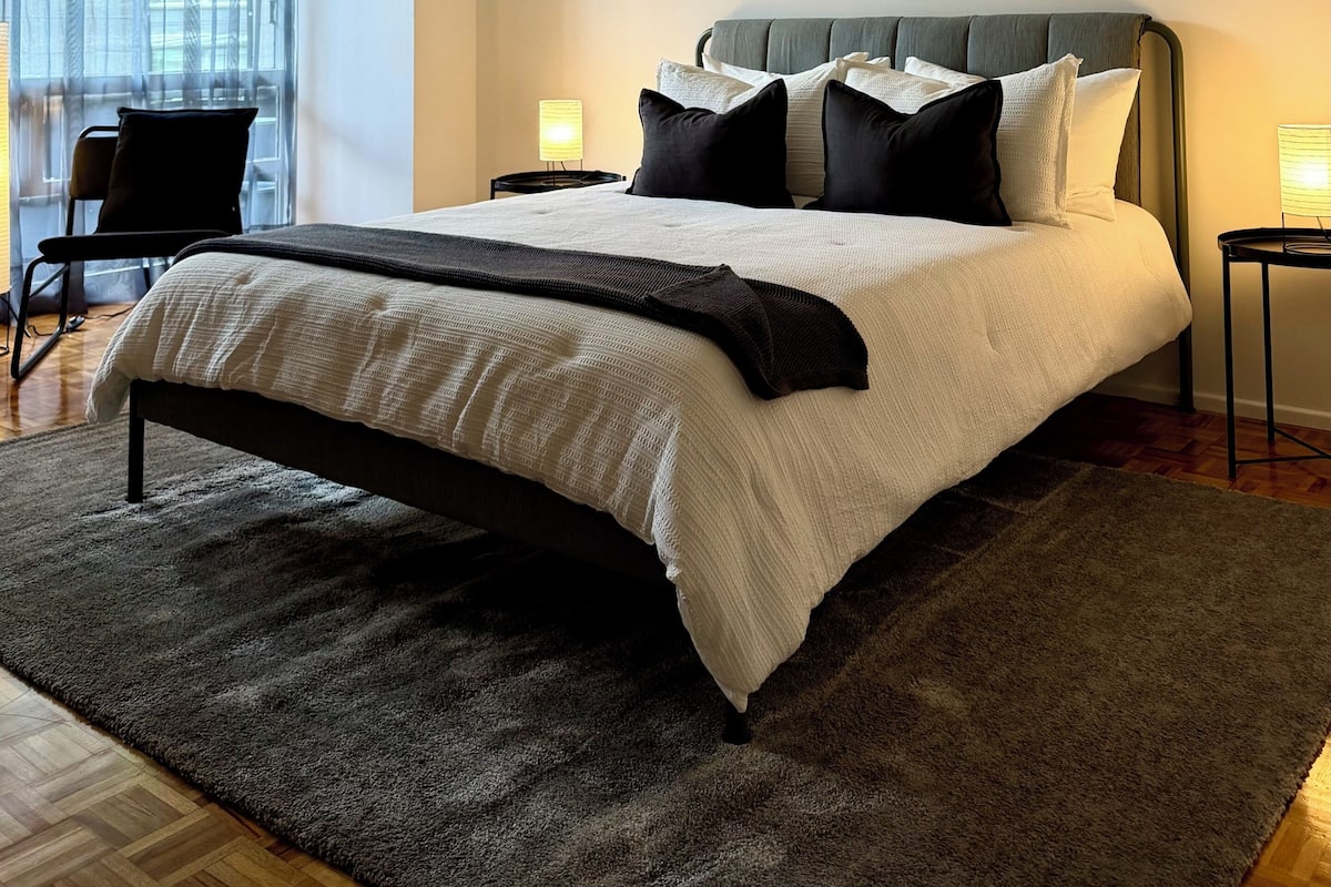 Comfort Double Room | Desk, laptop workspace, blackout drapes, iron/ironing board