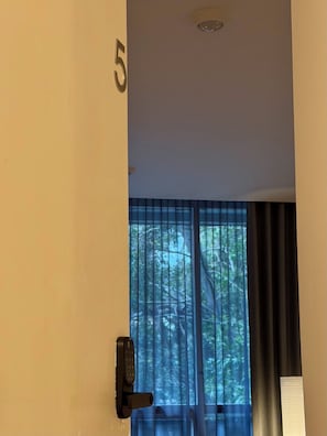 Classic Double Room | Desk, laptop workspace, blackout drapes, iron/ironing board - Primer Piso (Mexico City)