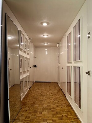 Hallway - Primer Piso (Mexico City)