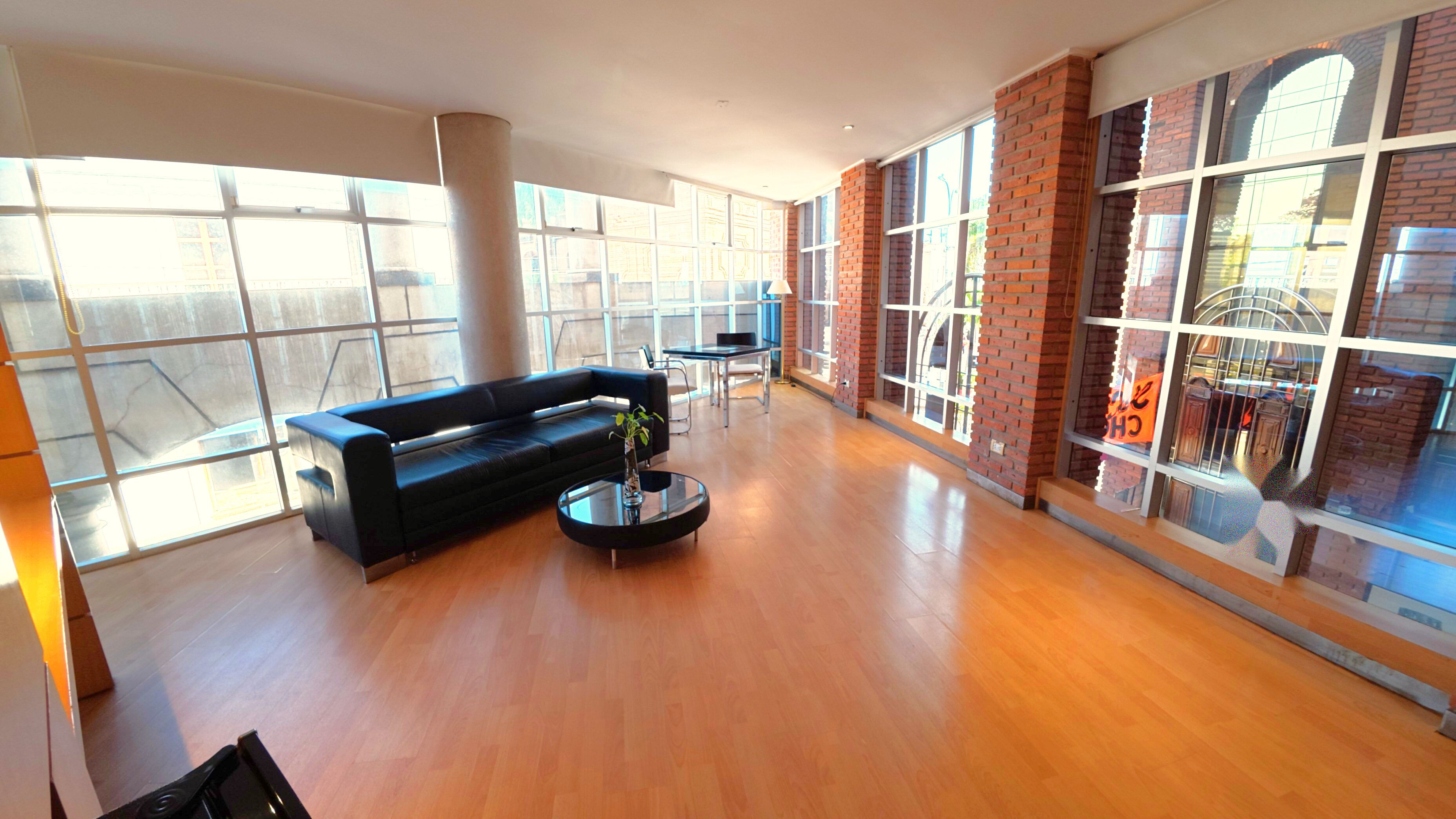 Deluxe Studio, City View | Interior