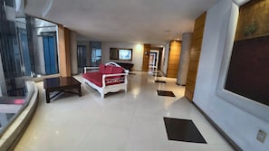 Estudio Deluxe, vista a la ciudad | Lobby
