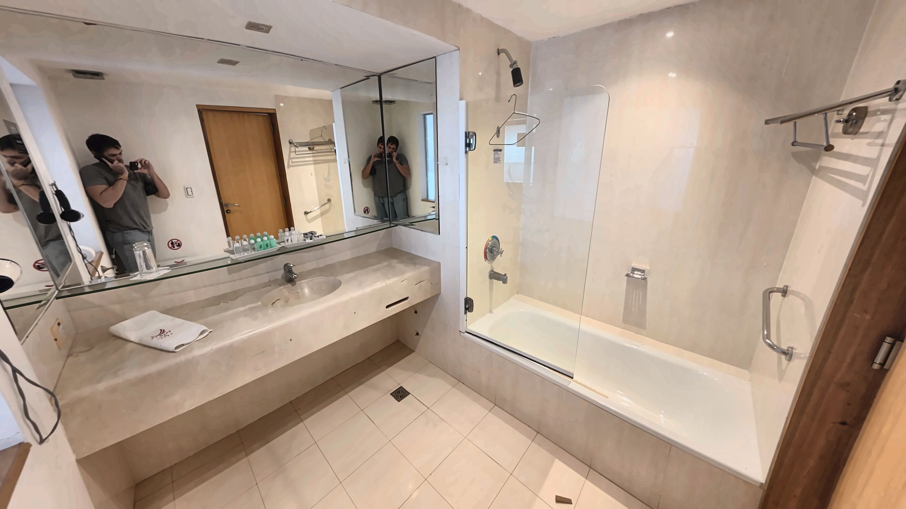 Standard Single Room, City View | Bathroom | Free toiletries, hair dryer, towels, soap