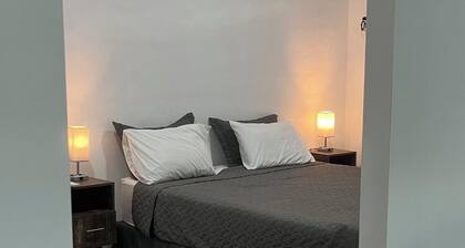Vila #3, spacious private villa fits 7 people w/ AC in gorgeous La Costa del Sol
