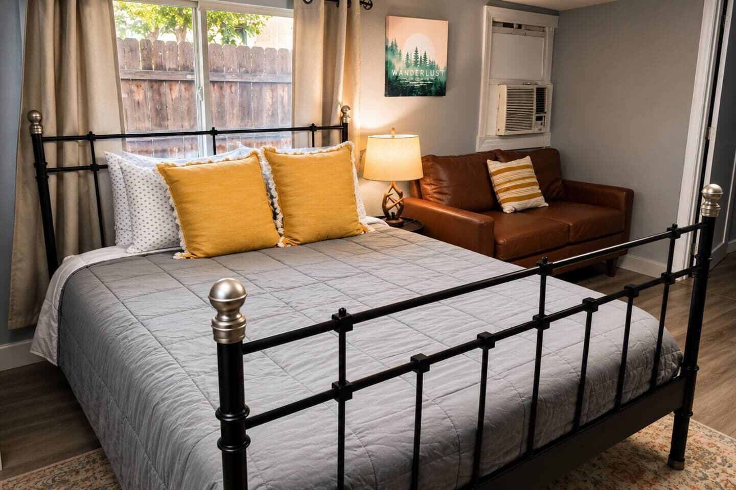 Iron/ironing board, free WiFi, bed sheets