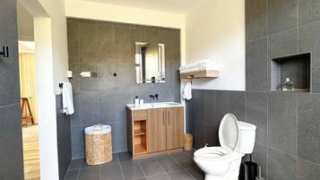 Luxury Condo, 2 Bedrooms, Garden View | Bathroom