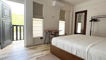 Luxury Condo, 2 Bedrooms, Garden View | Iron/ironing board, WiFi (free)