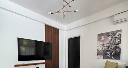 Luxury 2 Bedroom Condo 5 mins from UVF