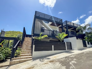 Exterior - Luxury 2 Bedroom Condo 5 mins from UVF (Morne Caillandre)