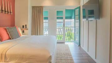 Room, City View | In-room safe, blackout drapes, iron/ironing board, WiFi (free)