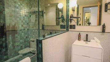 Room, Multiple Beds | Bathroom | Shower, hair dryer, towels, soap