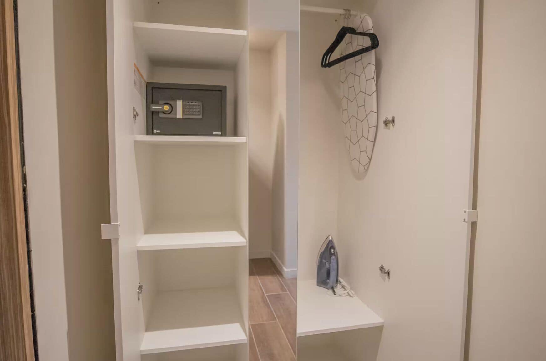 Habitación, varias camas | Interior