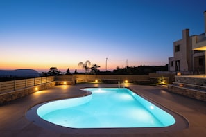 Pool - Peaceful Luxury Villa with Private Pool See View and Mountain View (Χανιά)