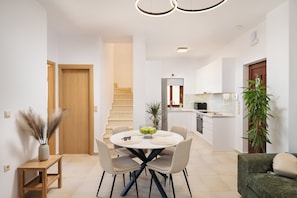 Dining - Peaceful Luxury Villa with Private Pool See View and Mountain View (Χανιά)