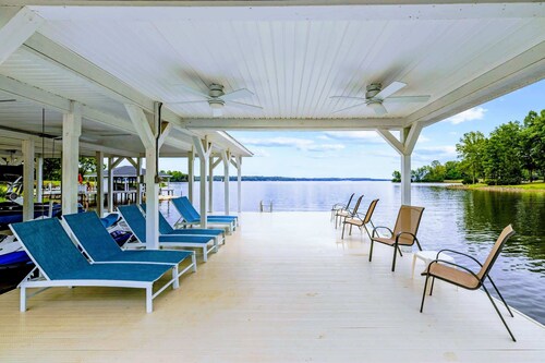 Lakefront Lake Anna | Beach, Dock, Boathouse & Fire Pit
