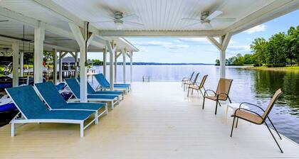 Lakefront Lake Anna | Beach, Dock, Boathouse & Fire Pit