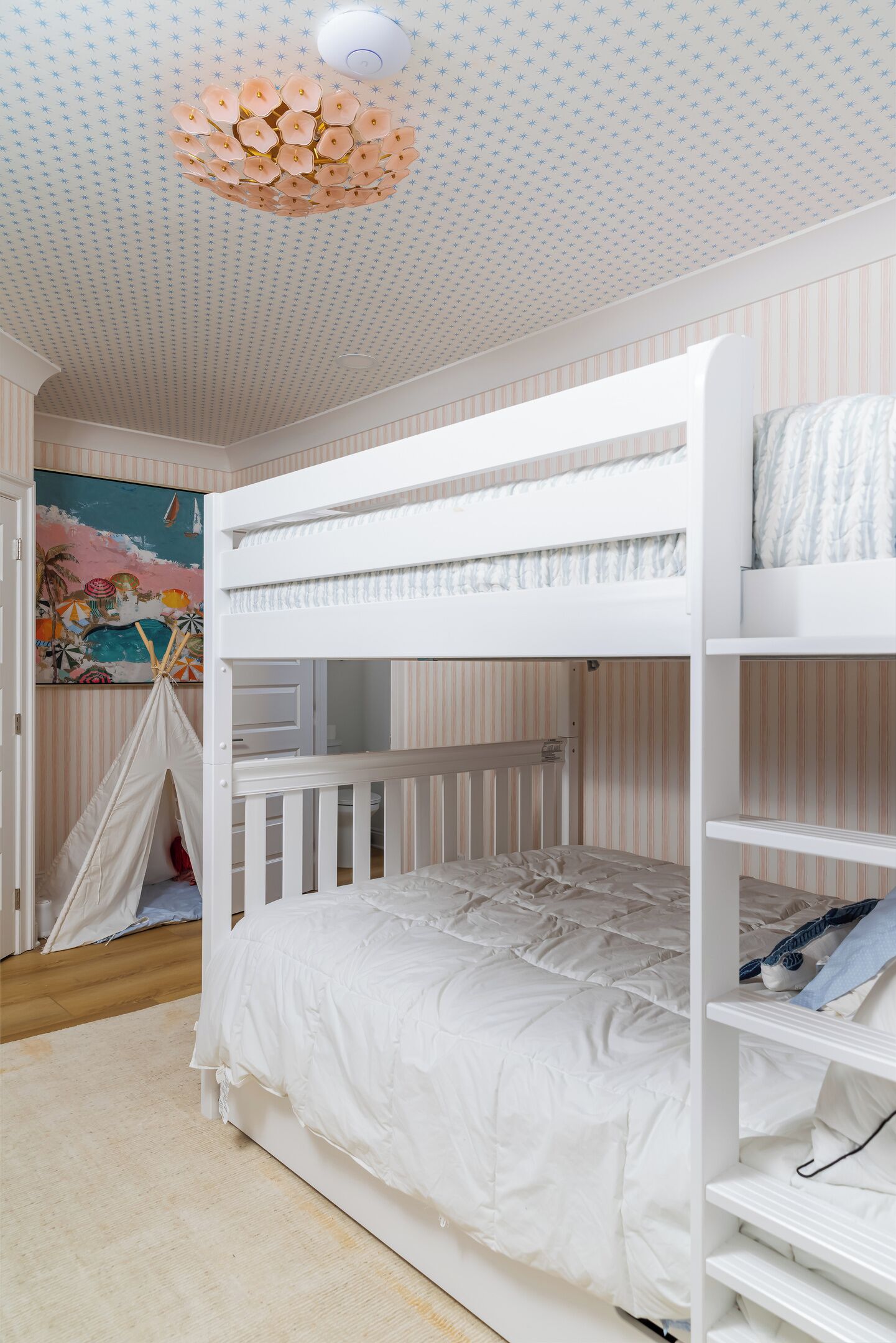 5 bedrooms, Internet, bed sheets