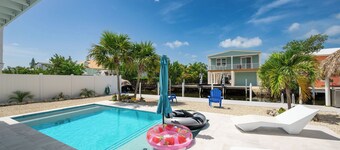 BLUE MARLIN RETREAT- 3 Bedroom / 3 Bathroom With Pool on Canal on Ramrod Key