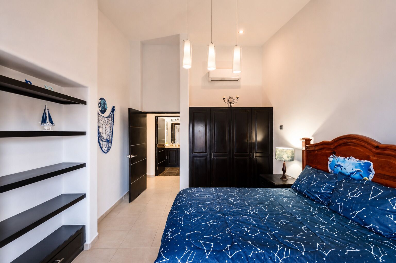 2 bedrooms, iron/ironing board, travel crib, WiFi (free)