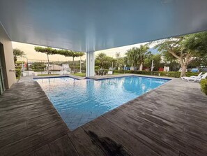 Pool - Moderno apartamento urbano de 2 habitaciones / aire acondicionado / piscina (San Salvador Este)