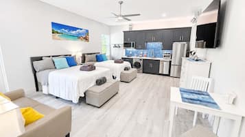5 bedrooms, desk, iron/ironing board, travel crib