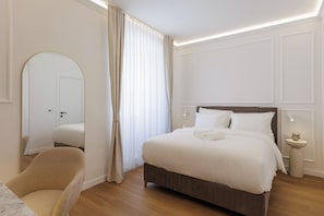 Tabla de planchar con plancha, wifi y ropa de cama 