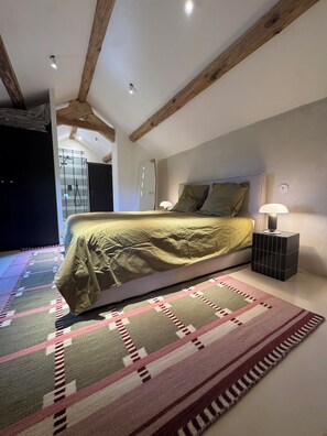 Room - Vrbo Property (Saint-Pierre-Saint-Jean)
