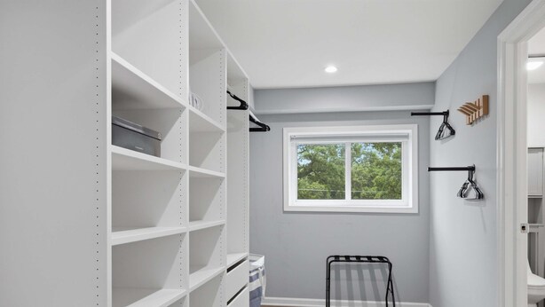 Interior - Private King Suite - Springfield METRO (Springfield)