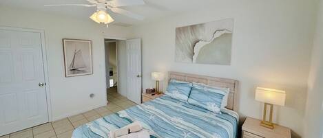 4 bedrooms, desk, WiFi (free), bed sheets