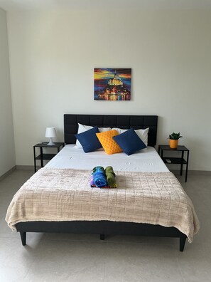 2 chambres, fer et planche à repasser, Wi-Fi gratuit, draps fournis