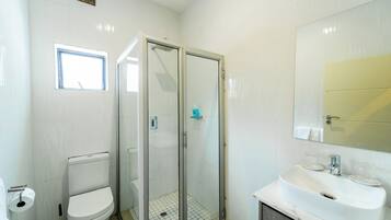 Kamar Double, patio, pemandangan kebun | Kamar mandi