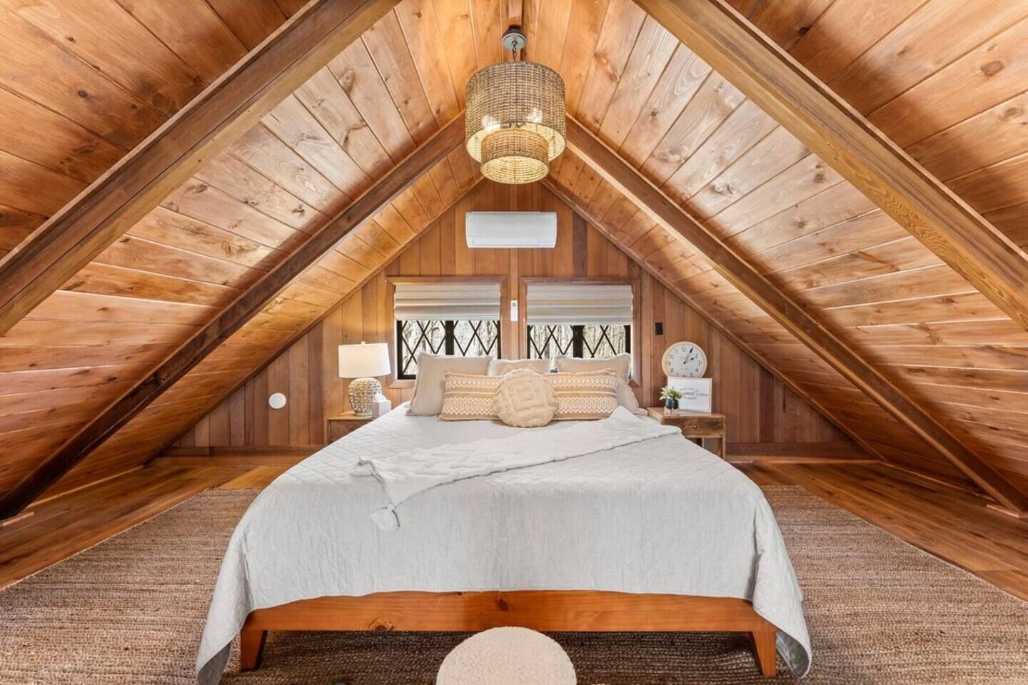 4 bedrooms, WiFi, bed sheets