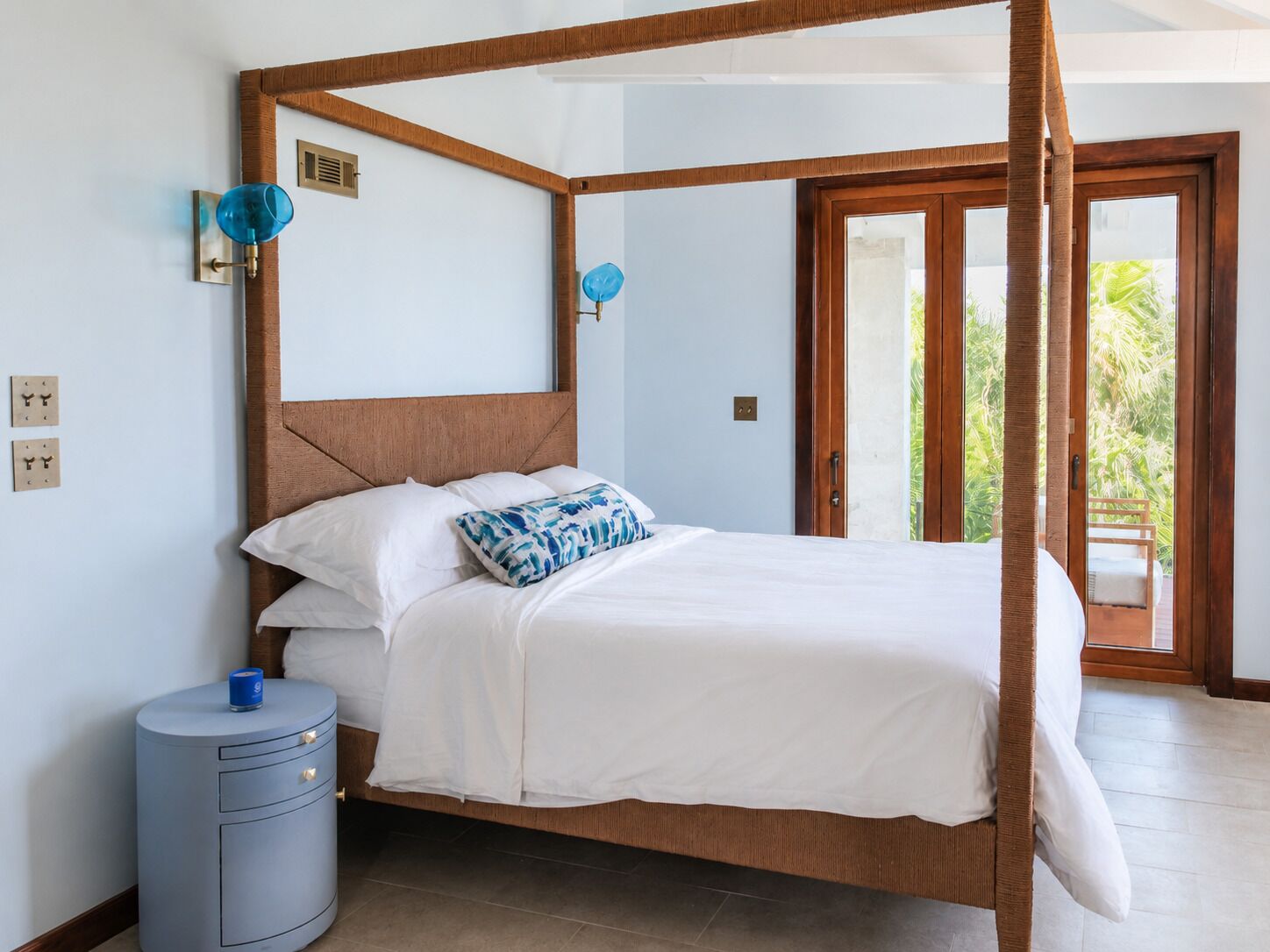 4 habitaciones, internet y ropa de cama 