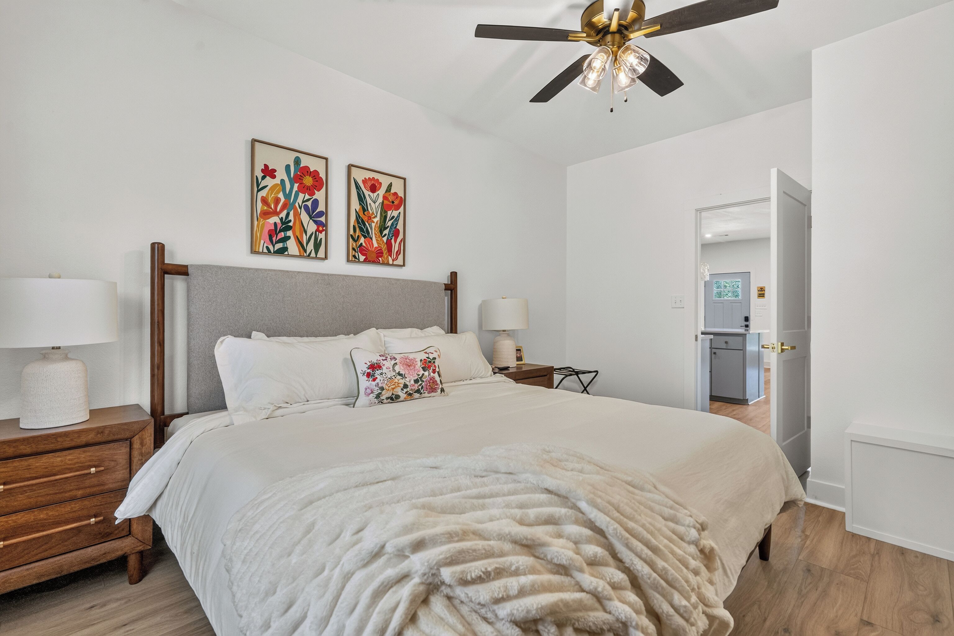 2 bedrooms, iron/ironing board, WiFi (free), bed sheets