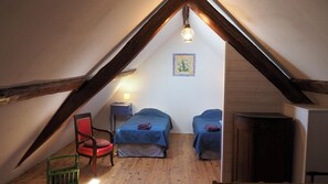 Room - Vrbo Property (MARVEJOLS)