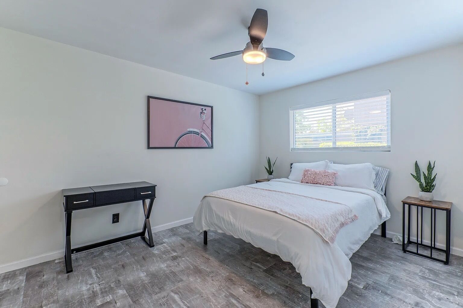 2 bedrooms, iron/ironing board, Internet, bed sheets