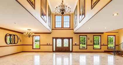 Luxury Estate on 10 acres with Pond and Ballroom!
