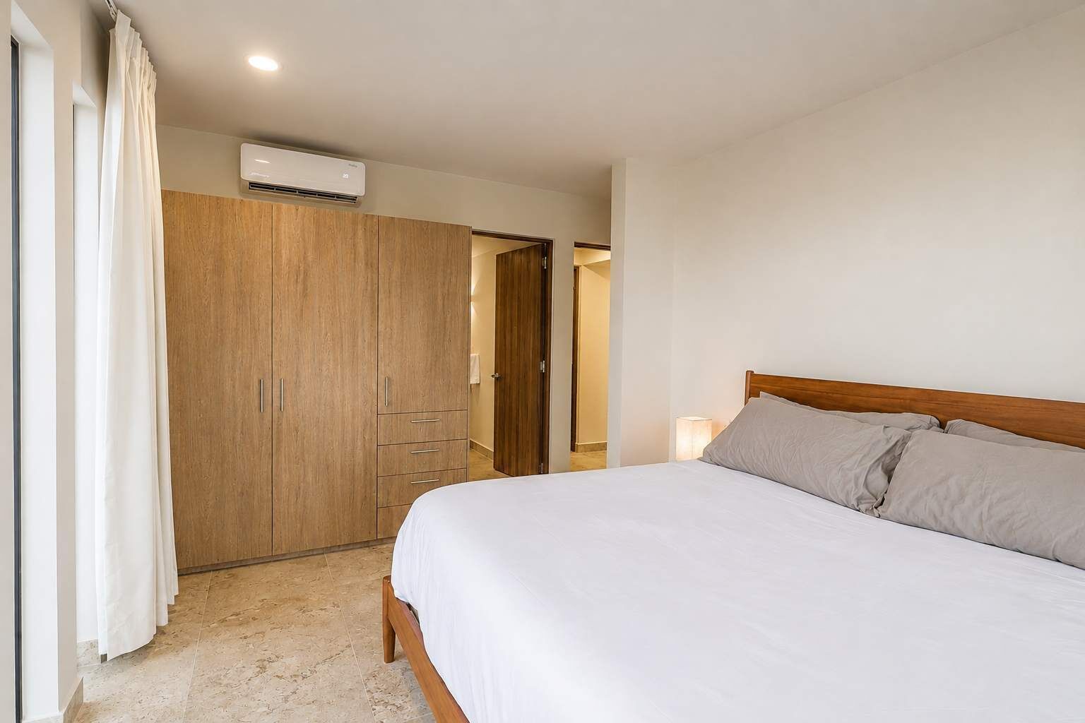 2 chambres, fer et planche à repasser, Wi-Fi, draps fournis