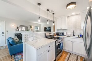 Private kitchen - Little Blue House (Seattle)