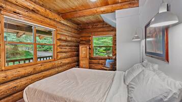 2 bedrooms, iron/ironing board, travel crib, WiFi