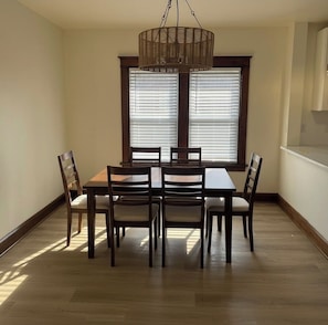 Dining - Pet Friendly home, modern updates, minutes from Airport (St. Louis)